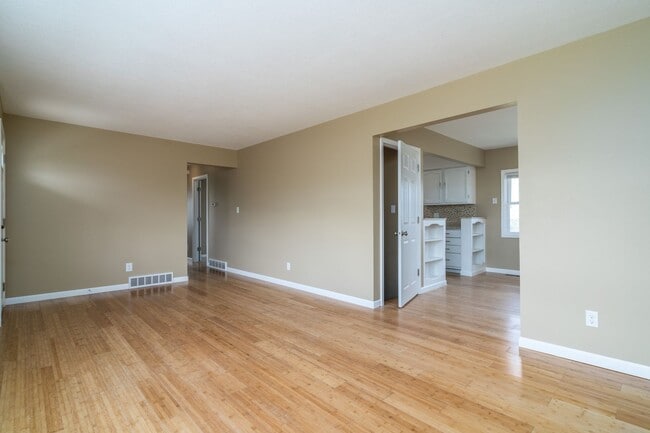 Building Photo - Beautiful Single Family Home