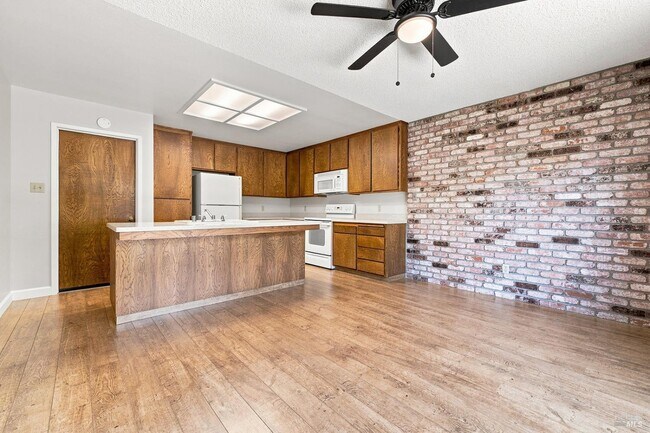 Building Photo - 239 Monte Vista Ave