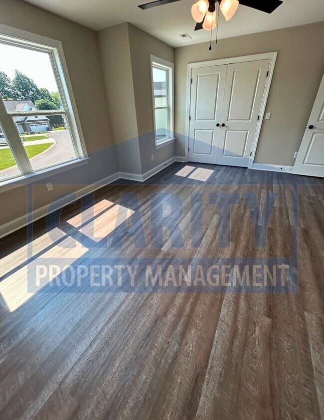Building Photo - Spacious 4-bedroom home in prime Cleveland...