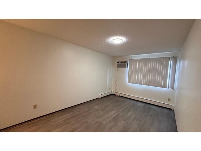 Building Photo - 4009 Heritage Hills Dr