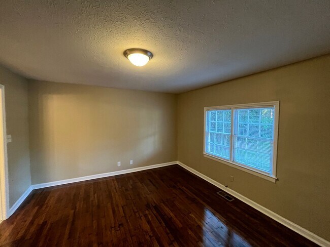Building Photo - **UPCOMING**East Columbus 3 bedroom/2 bathroom Home for Rent***