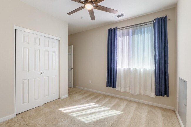 Building Photo - 307 Bautista Pl