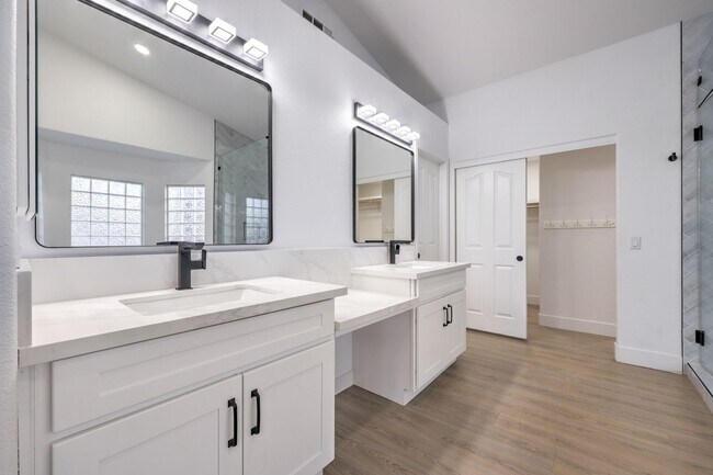 Building Photo - Beautiful 4BR / 3BA Corner-Lot Home with Designer Finishes