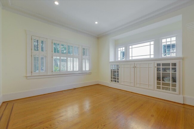 Building Photo - 1525 Cypress Ave