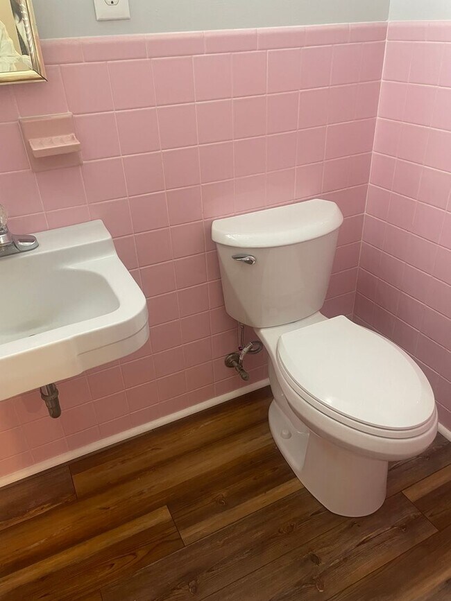 Building Photo - Knoxville 37918 - 3 bedroom, 1.5 bath home in Halls - Contact Lisa Vineyard and Shannon Russell (...