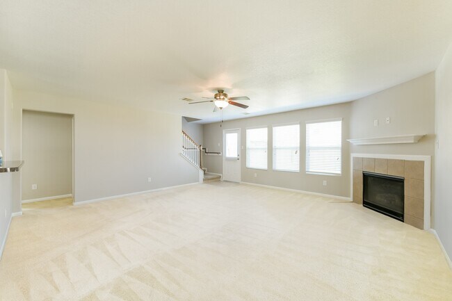 Building Photo - 9909 Hyacinth Way