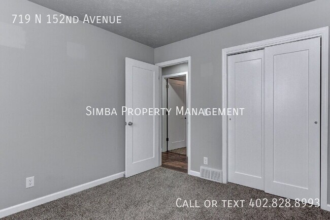 Building Photo - 719 N 152nd Ave