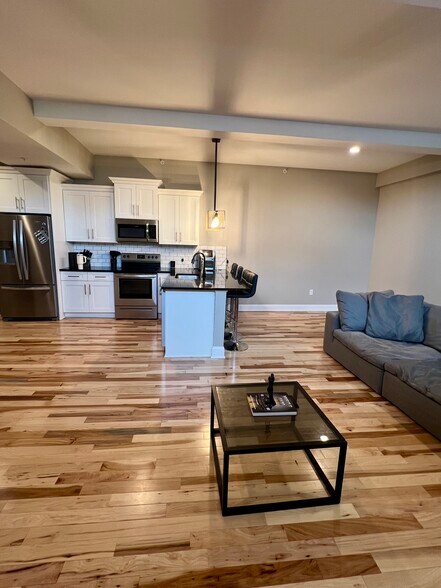 Building Photo - 116 S Main St