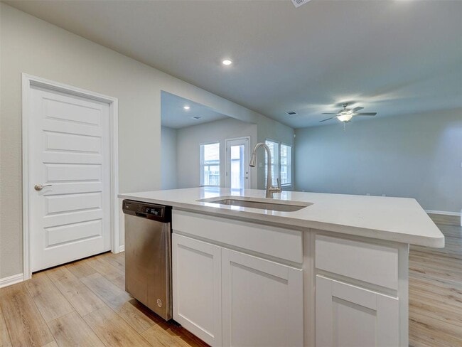 Building Photo - 10205 Mager Ln