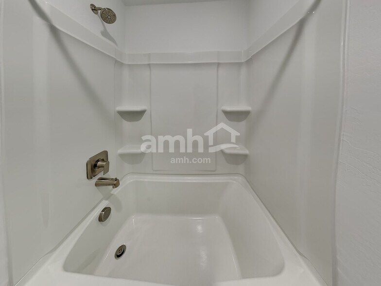 Building Photo - 17110 W Lawrence Ln