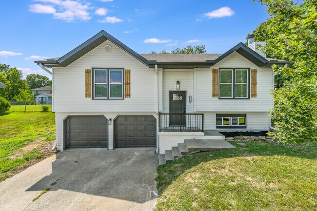 Building Photo - 7105 Chas Dr