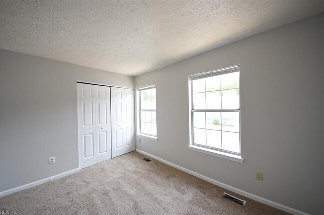 Building Photo - 313 Gaylor Ln