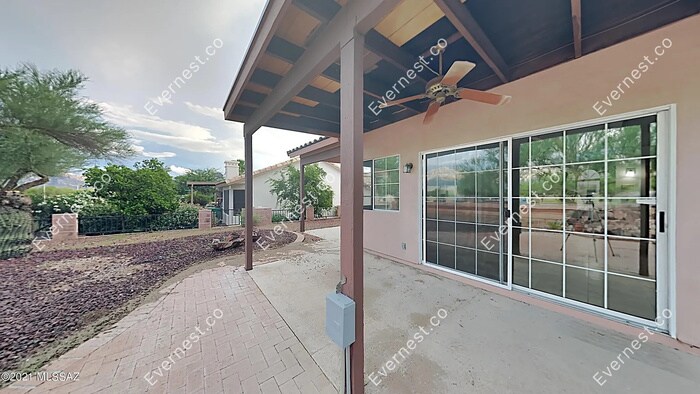 Building Photo - 12690 N Bandanna Way