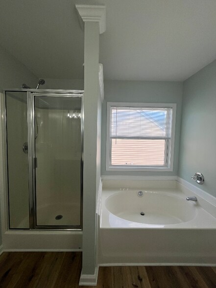 Building Photo - 2501 Southhaven Ln