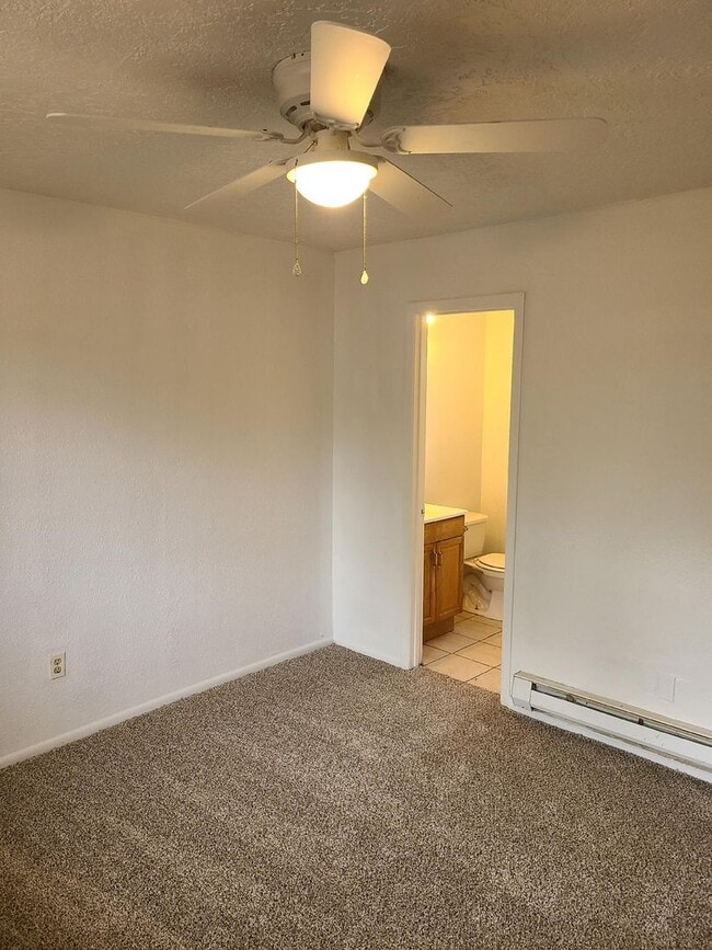 Building Photo - 915 Walter St SE