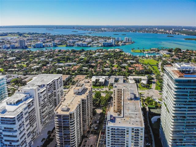 Building Photo - 10185 Collins Ave