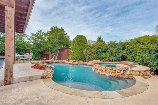 Building Photo - 9808 Capilano Dr