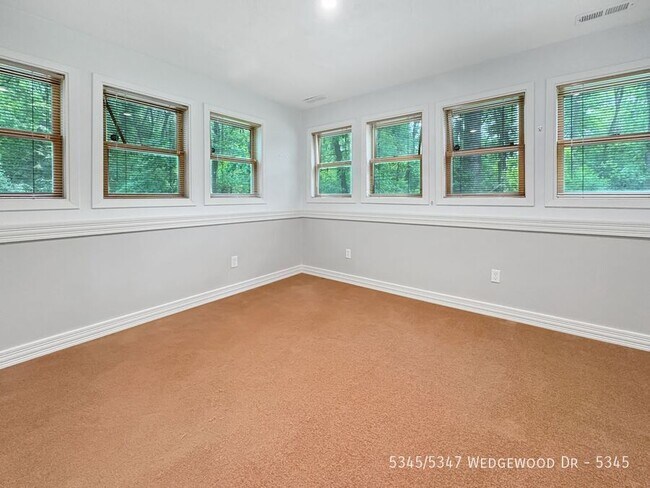 Building Photo - 5345/5347 Wedgewood Dr-5345