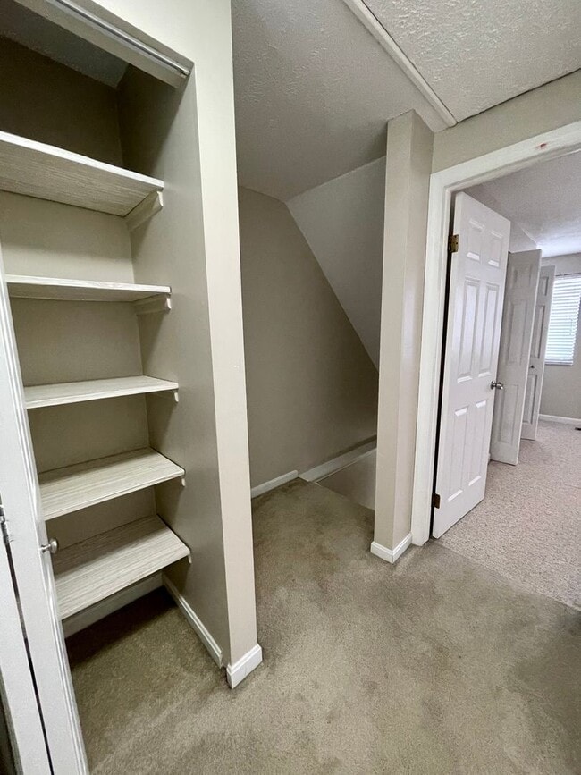 Building Photo - South Fayette - Spacious 3 Bedroom, 2.5 Bath Townhouse - Hunting Ridge Community
