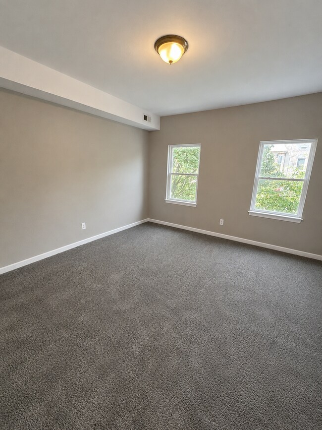 Building Photo - 411 N Luzerne Ave