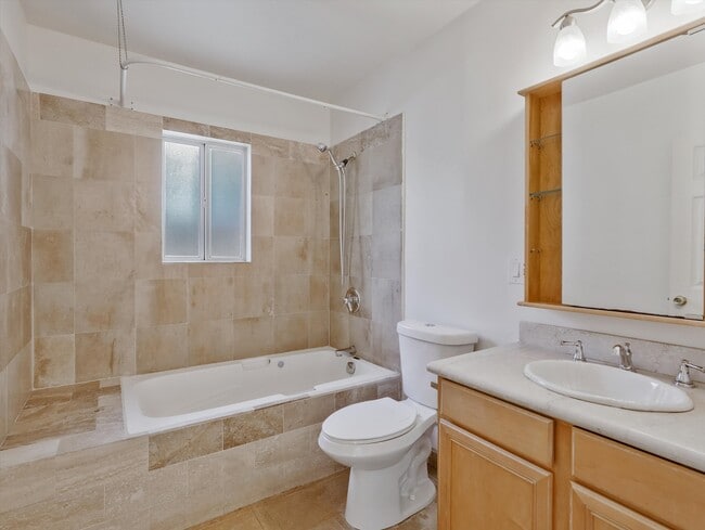 Guest Bath & 2nd Tub - 4009 Beverly Glen Blvd