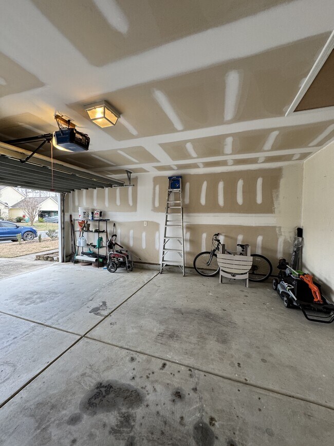 Building Photo - 2016 Saltwater St