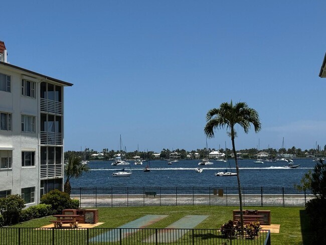 Building Photo - 4500 N Flagler Dr