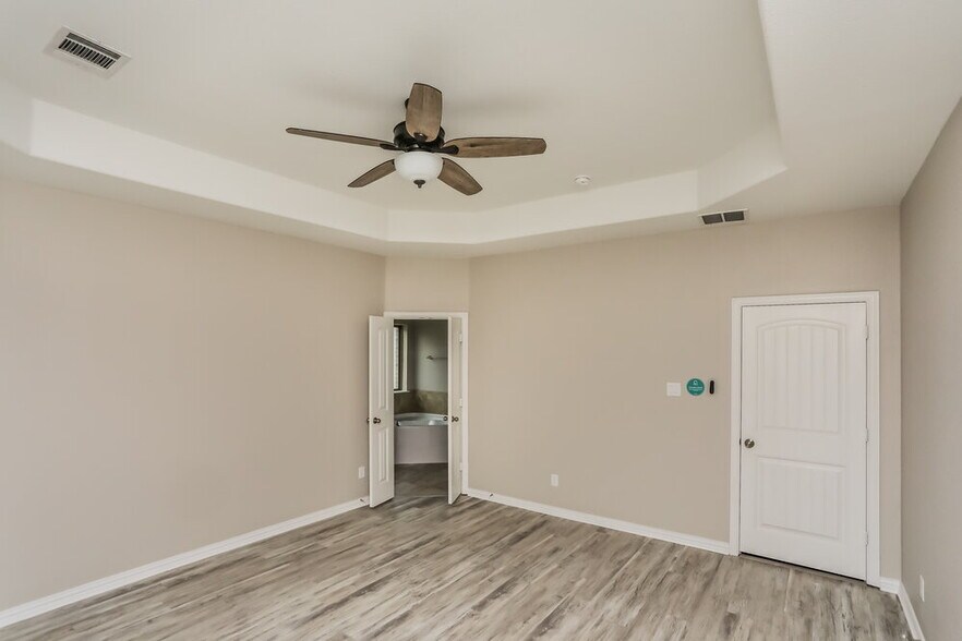 Building Photo - 220 Watson St