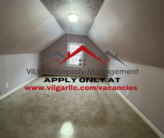 Building Photo - 4842 Northcote Ave