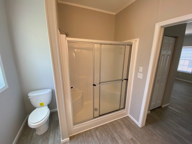 Building Photo - 435 Cary Ln