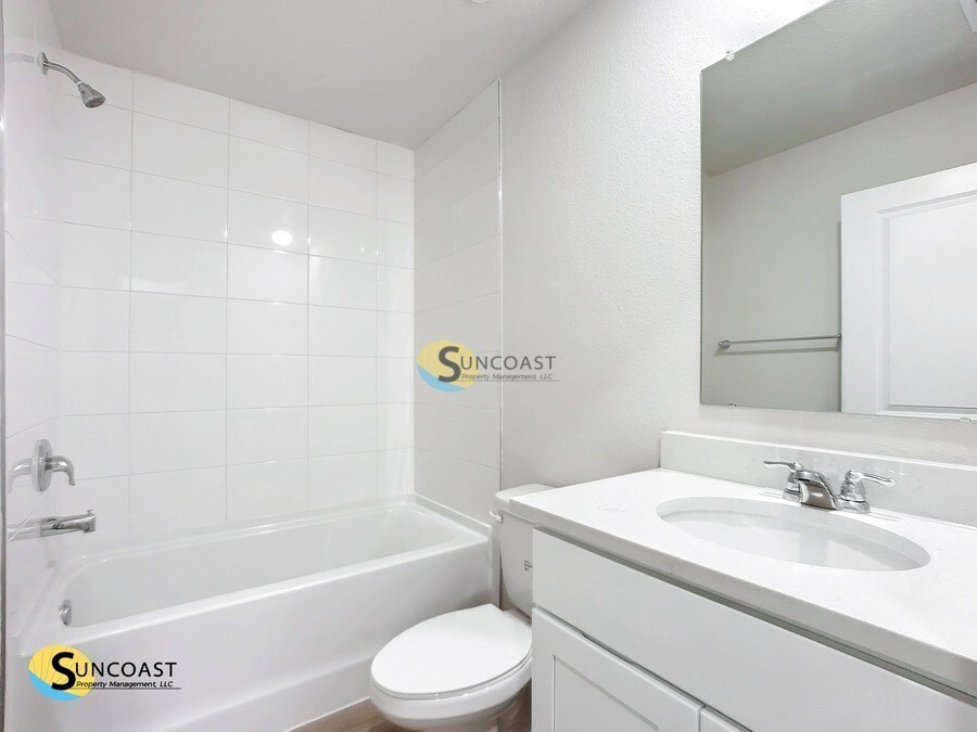 Building Photo - 9 Untermeyer Pl