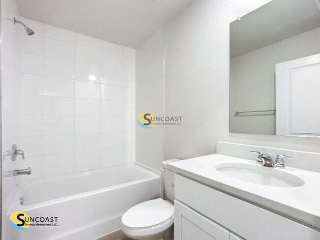 Building Photo - 9 Untermeyer Pl