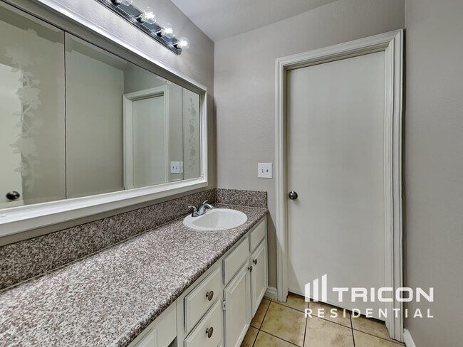 Building Photo - 5425 Addison Avenue Las Vegas NV