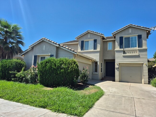 Building Photo - Beautiful 4 bedroom 3.5 bath in Natomas Park