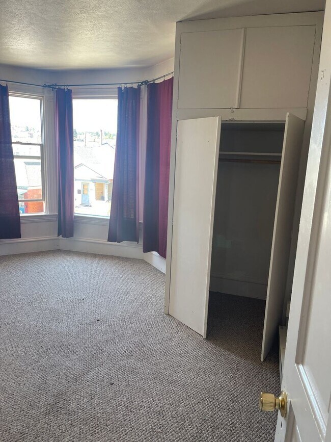 Building Photo - 628 W. Granite-630 1/2