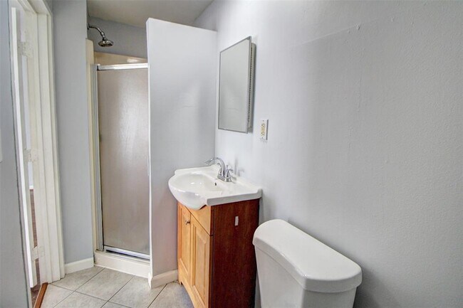 Building Photo - 950 Lamonte Ln