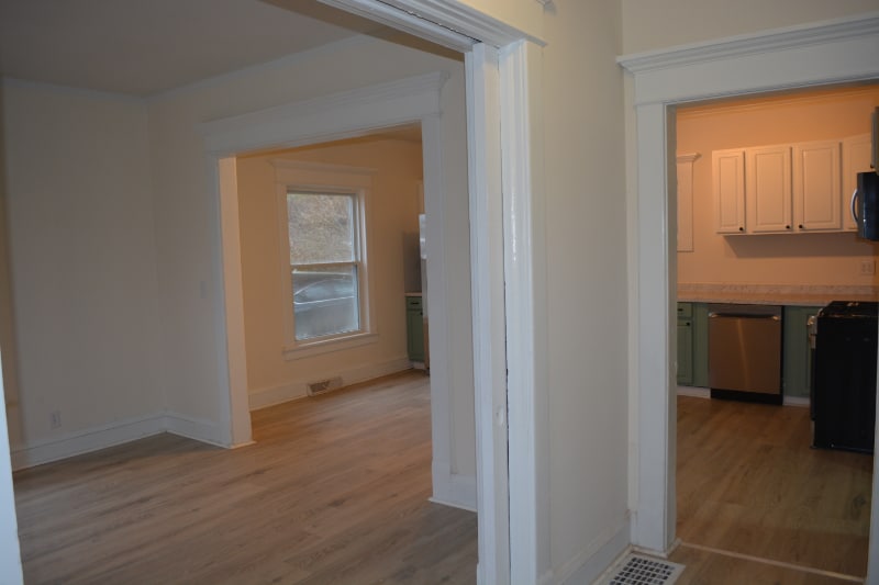 Building Photo - 330 E Main St