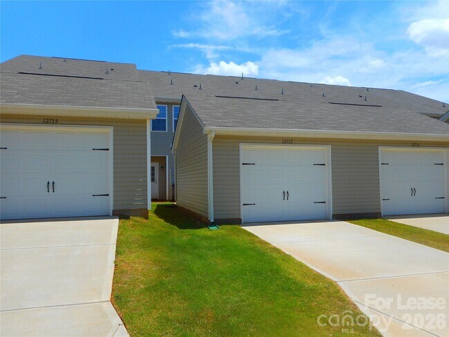 Building Photo - 12715 Wandering Brook Dr
