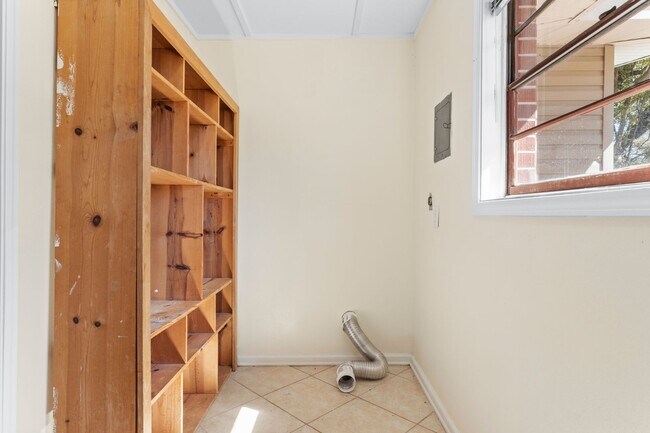 Building Photo - Charming 3-Bedroom Home in the Heart of Ocean Springs!