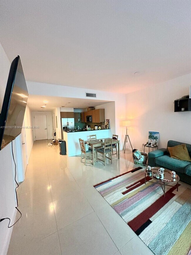 Building Photo - 1060 Brickell Ave