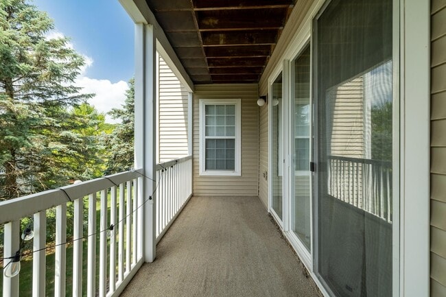 Building Photo - 2906 N Knightsbridge Cir