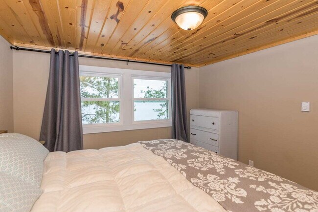 Building Photo - Upper Hay is a great fishing lake, you can fish right off the dock! This 4 bedroom 2 bath home of...