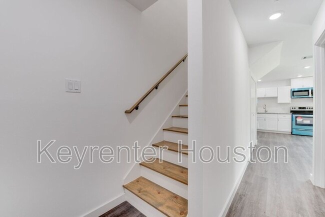 Building Photo - 8126 Sterlingshire St