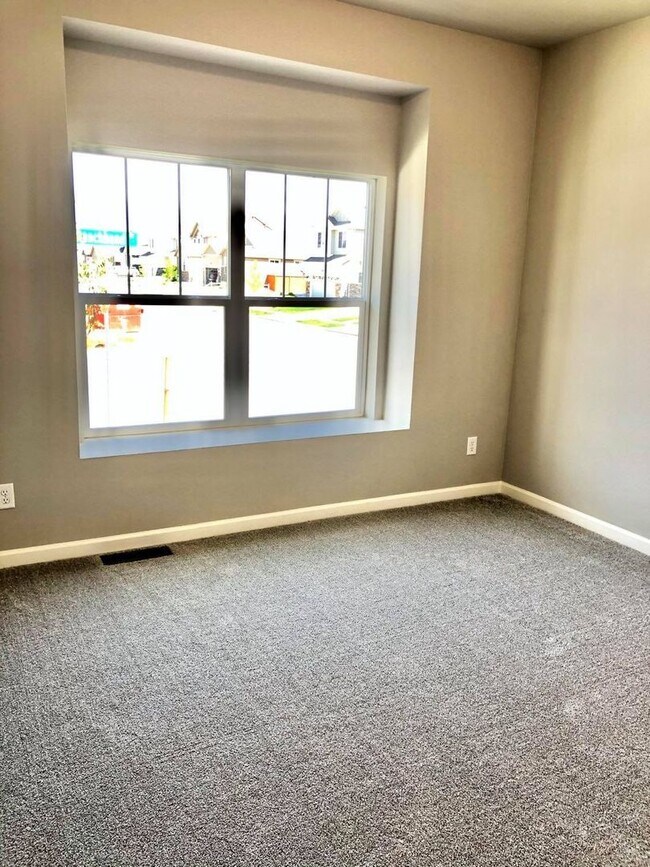 Building Photo - Gorgeous Ranch-Style House in Berthoud!