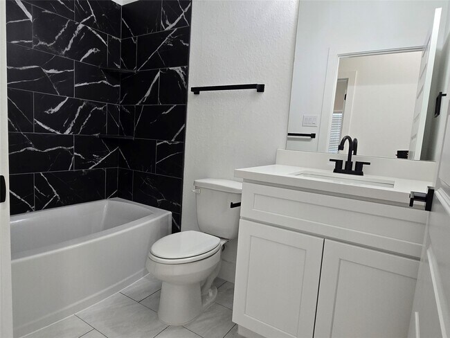 Building Photo - 9808 Pelsey St