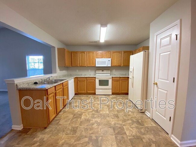 Building Photo - 411 Brookfield Ln