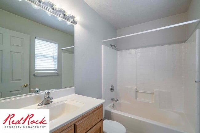 Building Photo - 3 Bed 2 Bath, 2 Car Garage with a Fully Fe...