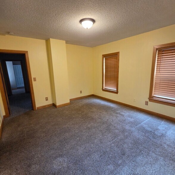 Building Photo - 508 Cross St