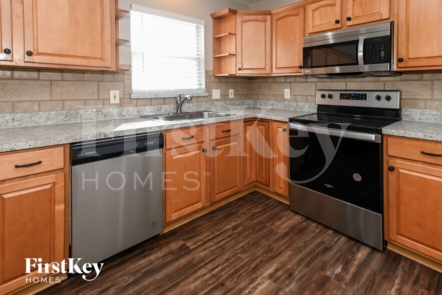 Building Photo - 12211 Rochford Ln