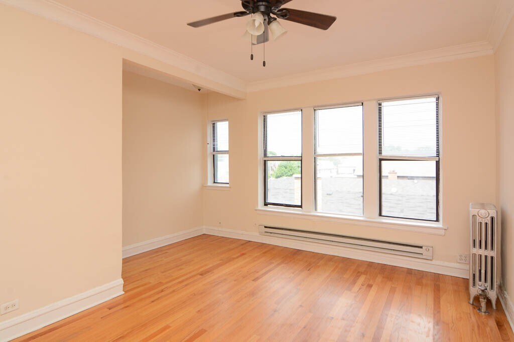 Building Photo - 4644 N Paulina St